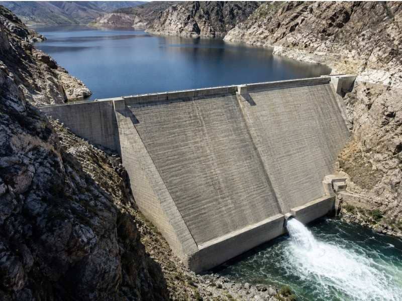 gravity dam concrete stone masonry | Frisco Civil Engineering Gravity dam constructed from concrete or stone masonry, using its own weight to resist water pressure and remain stable against the foundation.